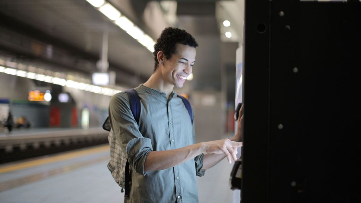 Care este suma maximă pe care o pot retrage rom&acirc;nii de la bancomat &icirc;ntr-o zi?