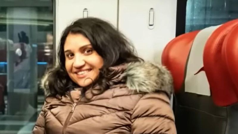 Femeia care merge 1.600 de km zilnic până la locul de muncă