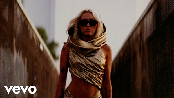 MILEY CYRUS - Flowers