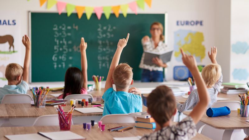 Structura anului școlar 2023 - 2024: C&acirc;nd timp durează vacanța de vară?