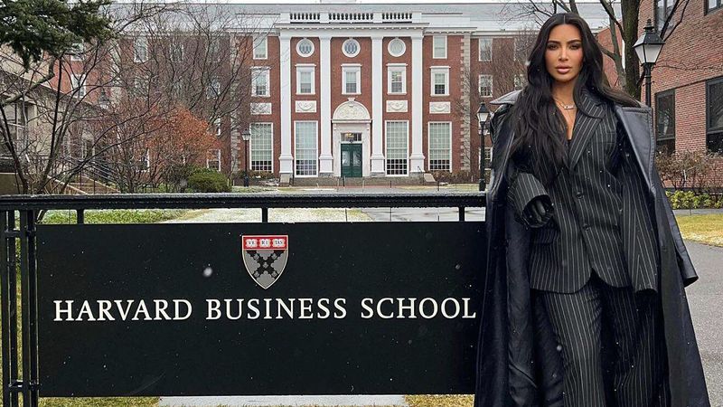 Kim Kardashian, platita cu 1 milion de dolari sa vorbeasca la o conferinta la Miami