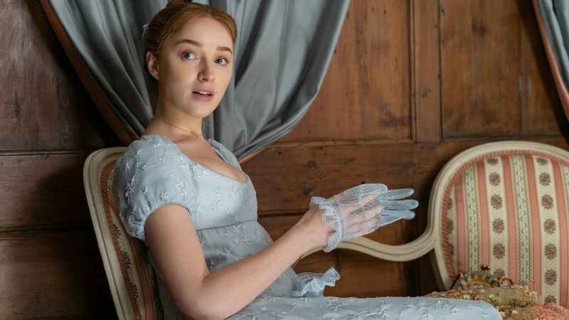 Veste proasta pentru fanii serialului Bridgerton! Actrita Phoebe Dynevor nu mai face parte din distributia sezonului 3