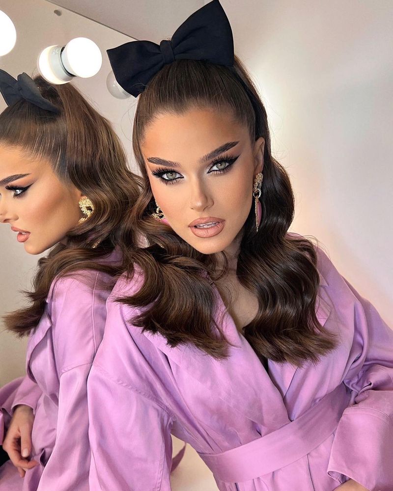 Prin ce dificultăți trece Theo Rose în sarcină