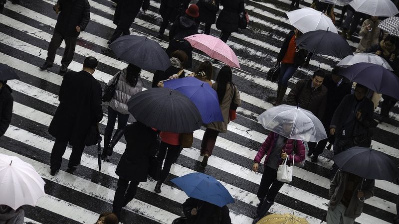 Dimineața Nebună: 10 februarie 2023. Ziua Internațională a Umbrelei - AUDIO