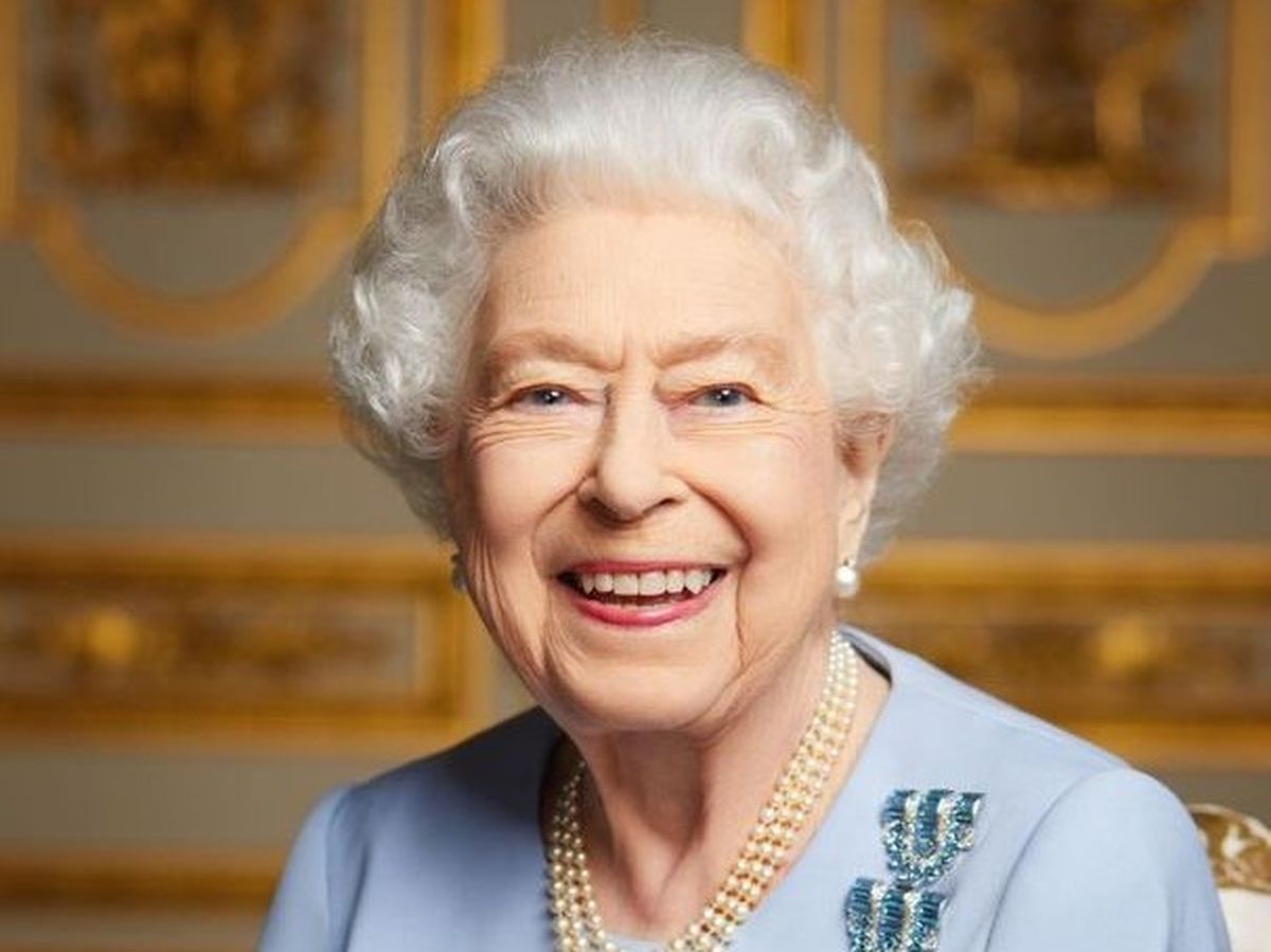 Bijuteria Reginei Elisabeta, scoasă la licitație în România