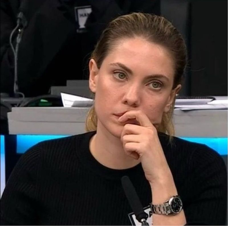 Actrita Eda Ece, cu ochii in lacrimi