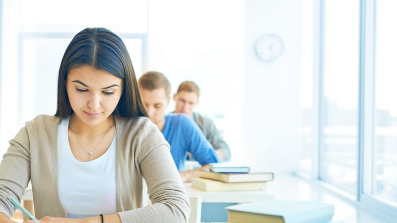 Simulare BAC 2023: Cum vor arăta subiectele și c&acirc;nd se publică notele elevilor de clasa a 12-a?