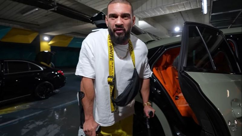 &bdquo;Te grăbești undeva?&rdquo; Dorian Popa urmează să se opereze la picior. Cum a reacționat artistul c&acirc;nd a văzut că mediul i-a atras atenția