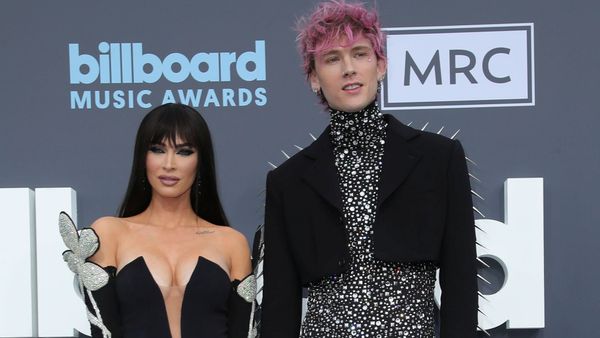 Cum s-a răzbunat Megan Fox pe Machine Gun Kelly când a aflat că ar fi înșelat-o. Actrița l-ar fi prins cu câteva mesaje în telefon