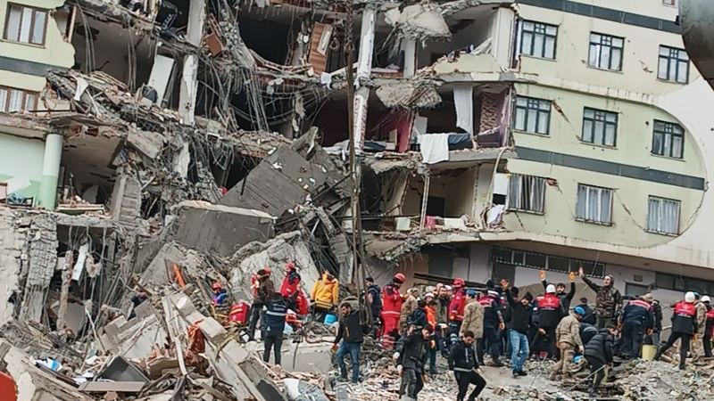 &bdquo;Eforturile de căutare s-au terminat&rdquo; Turcia opreşte operaţiunile de căutare a supravieţuitorilor. Salvatorii mai activează &icirc;n două provincii ale țării