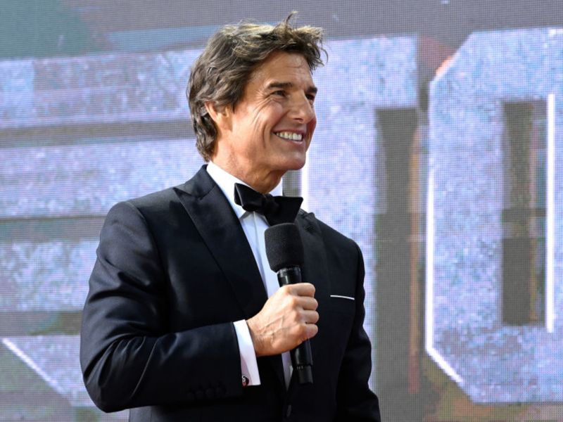 Tom Cruise, victimă a operațiilor estetice