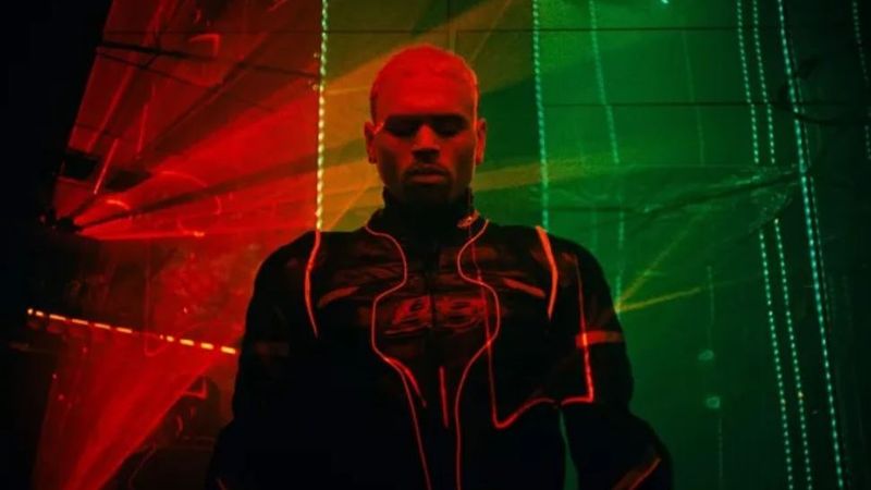 VIDEOCLIP: Chris Brown ft. Jack Harlow - Psychic