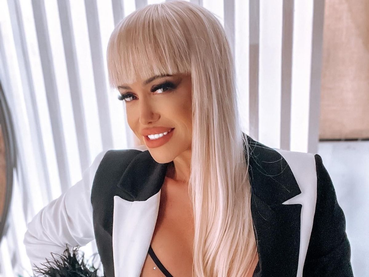 Anda Adam cere despăgubiri de 50.000 de euro