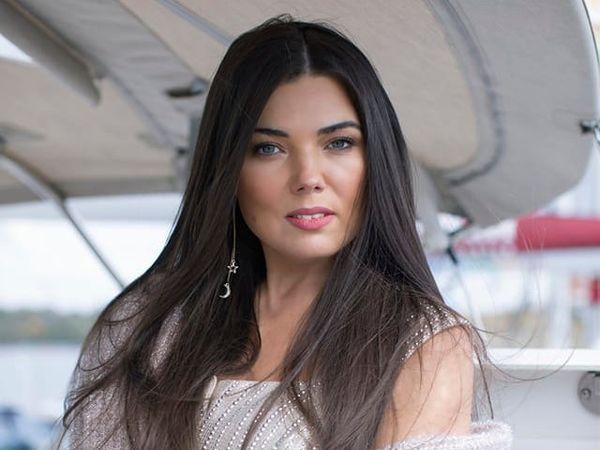 "A plecat pl&acirc;ng&acirc;nd din sediu" Paula Seling, scandal uriaș cu reprezentanții Eurovision Rom&acirc;nia. Artista ar fi trebuit să susțină un recital la finala națională