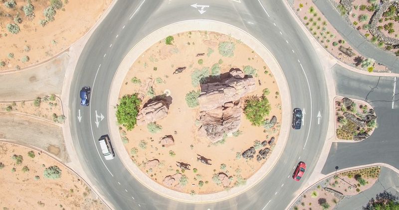 Codul Rutier 2023: Care sunt noile reguli care se aplică în sensurile giratorii?