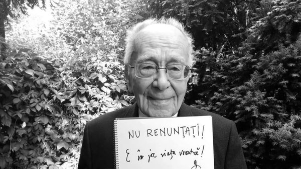 Filosoful Mihai Şora a murit la 106 ani. Postarea de pe pagina sa de Facebook: "Iubitule, ai fost fericire pură: nu doar un om frumos, ci Frumuseţea însăşi
