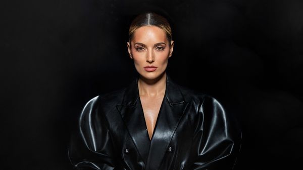 &ldquo;Silver & Gold | Chapter II&rdquo; - universul strălucitor al lui Minelli. Un album cu și despre toate stadiile dragostei