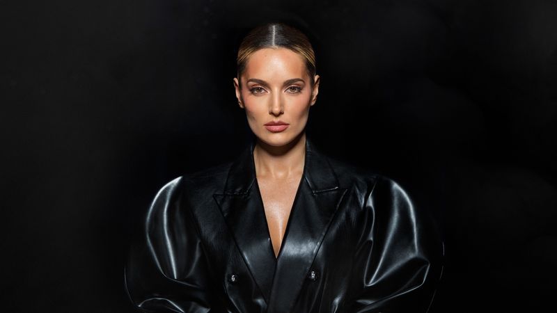 &ldquo;Silver & Gold | Chapter II&rdquo; - universul strălucitor al lui Minelli. Un album cu și despre toate stadiile dragostei