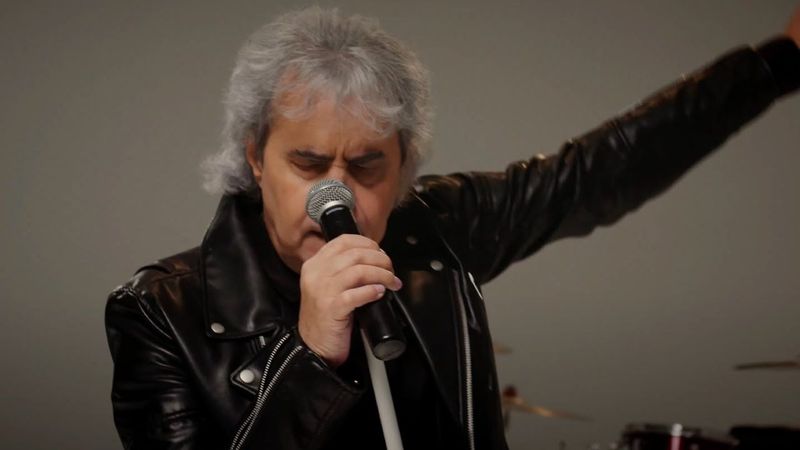 VIDEOCLIP: IRIS Cristi Minculescu, Valter & Boro feat. Felicia Filip - Mă &icirc;ntorc acasă