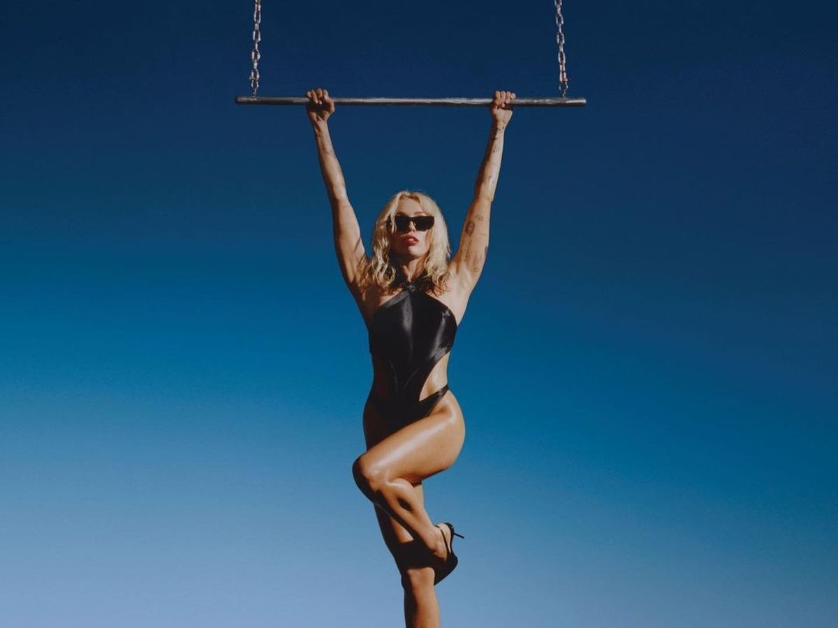 Coperta album Miley Cyrus Endless Summer Vacation