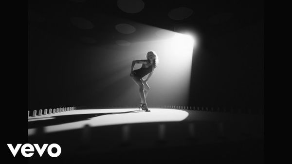 VIDEOCLIP: Miley Cyrus - River