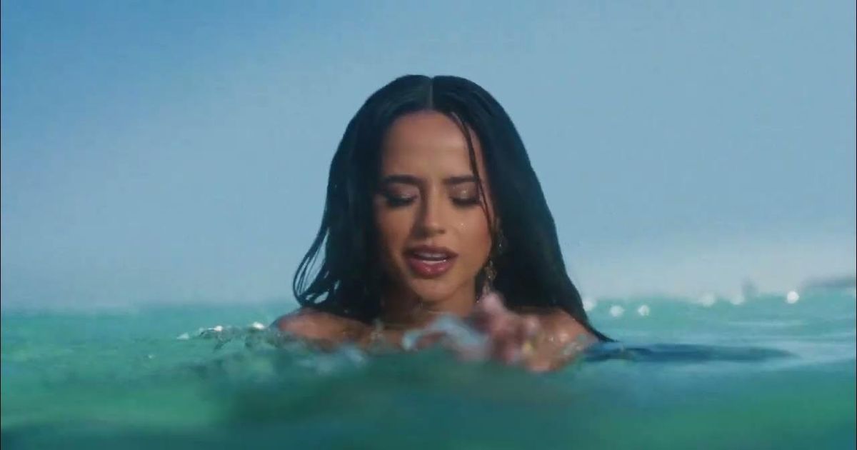 VIDEOCLIP: Becky G ft. Omega - Arranca - Radio Impuls