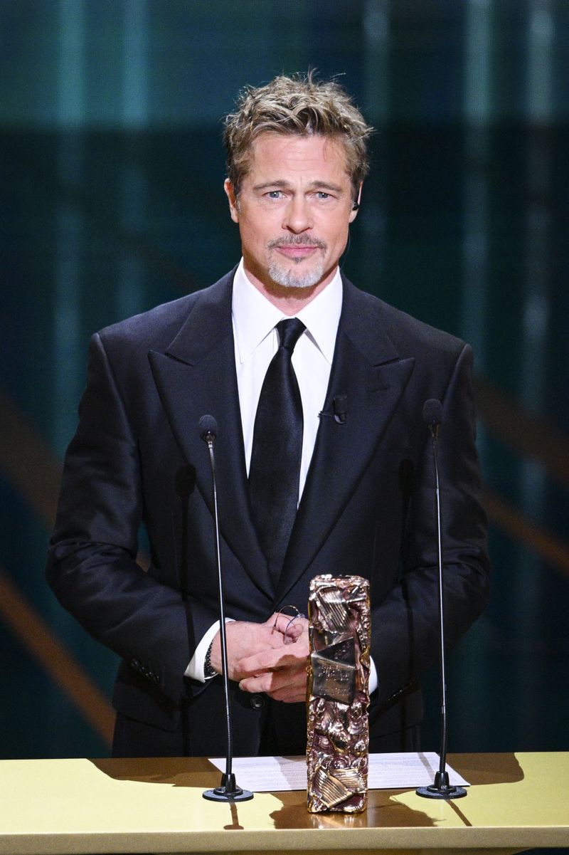 Brad Pitt, interzis in China