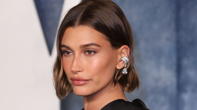 Hailey Bieber a suferit un accident cerebral &icirc;n timp ce lua micul dejun cu soțul ei, Justin Bieber. Ce au descoperit medicii c&acirc;nd modelul a fost dus de urgență la spital