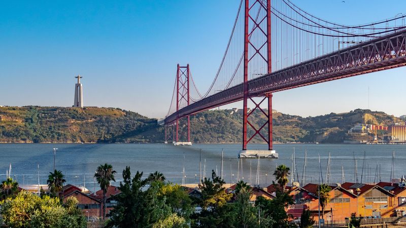 Idei de destinații de city break-uri pentru primăvara anului 2023: Unde poți merge să te bucuri de căldură