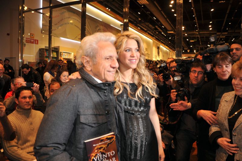 Si tatal Shakirei a fost dus de urgenta la spital