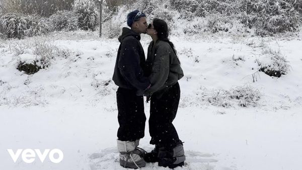 ROSAL&Iacute;A și Rauw Alejandro au lansat piesa -&rdquo;BESO&rdquo;