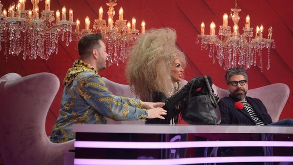 Ce ascunde Raluca Bădulescu în geantă? Denise Rifai i-a surprins cu întrebări roșii pe jurații de la “Bravo, ai stil!, chiar la filmările show-ului