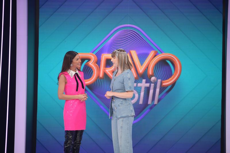 Alexandra Ungureanu a revenit in platoul Bravo, ai stil!