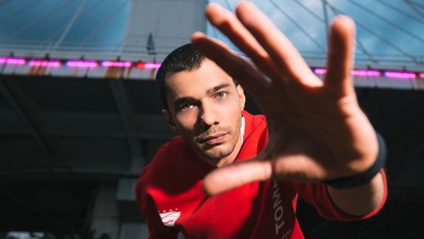 EXCLUSIV! Vescan, terapie prin muzică: "&Icirc;n cazul meu muzica a fost parte din problemă și tot ea și rezolvarea!"