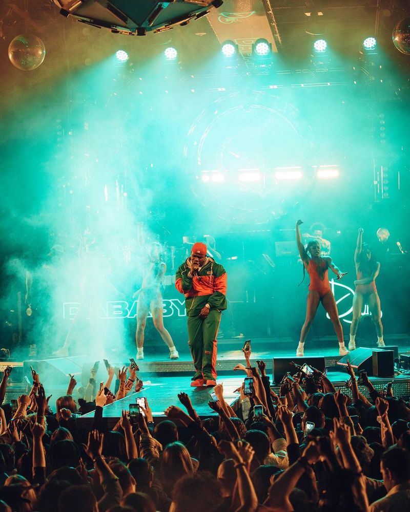 Concerte aprilie 2023: Ce artiști internaționali vin în România?