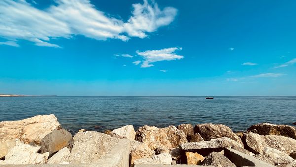 Câți bani vor plăti turiștii pe litoralul românesc în 2023? Iată în ce stațiuni se aplică taxe noi