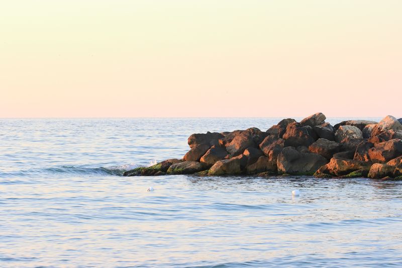 Câți bani vor plăti turiștii pe litoralul românesc în 2023? Iată în ce stațiuni se aplică taxe noi