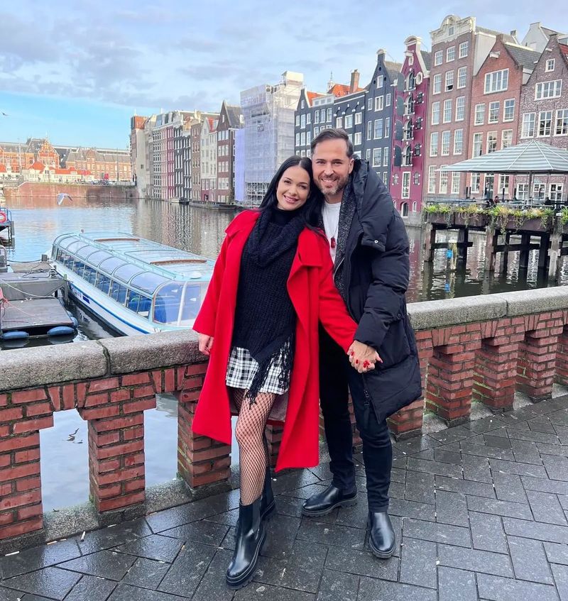 „El are o iubită cu care Deea e prietenă”. Dinu Maxer rupe tăcerea despre medicul estetician cu care Deea a fost acuzată că l-a înșelat