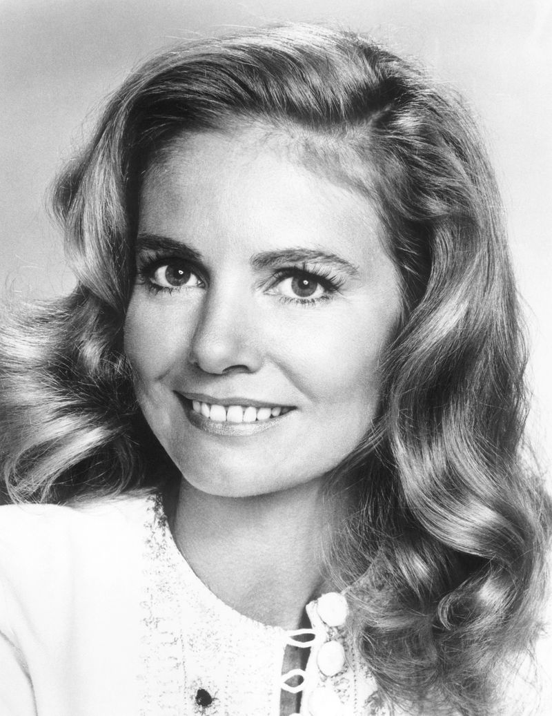 A murit Sharon Acker