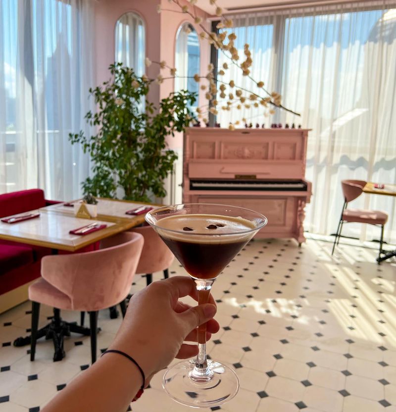 Locuri instagramabile în București: Unde poți faci în 2023 cele mai frumoase poze