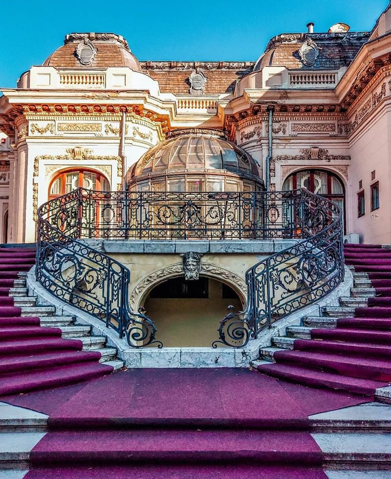 Locuri instagramabile în București: Unde poți faci în 2023 cele mai frumoase poze