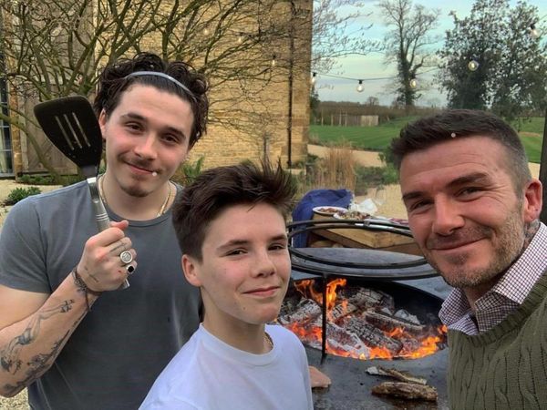  Brooklyn Beckham recunoaște c&acirc;t dă pe o sticlă de vin. Pentru oamenii de r&acirc;nd, prețul este o adevărată avere
