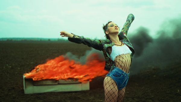 VIDEOCLIP: Holy Molly - Facem cum vrei tu