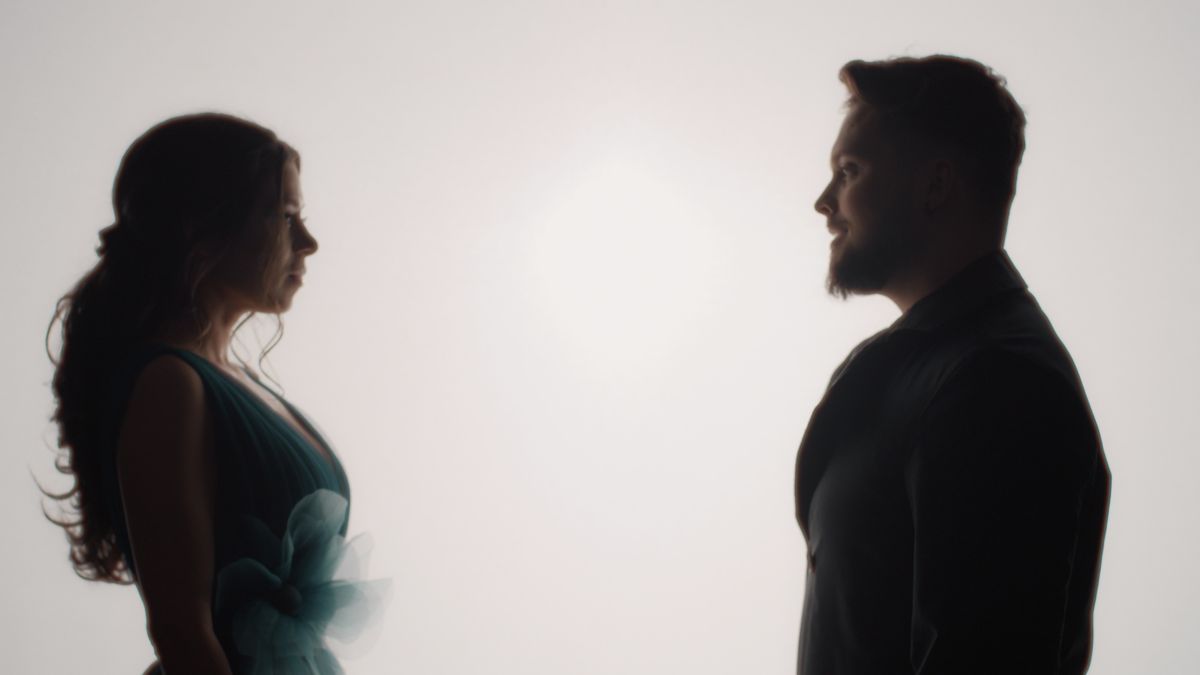 Eugenia Nicolae a lansat „Soarele și luna”, o nouă piesă inspirată de sora ei!