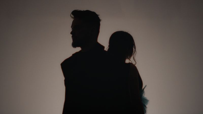 Eugenia Nicolae a lansat „Soarele și luna”, o nouă piesă inspirată de sora ei!