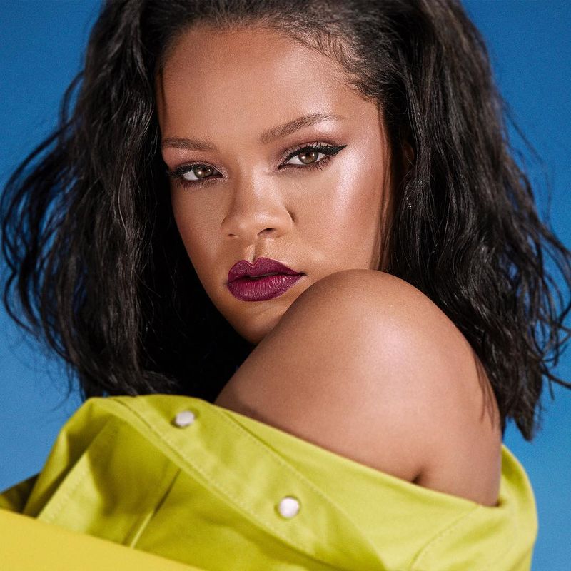 Rihanna și-a surprins fanii cu pozele în care apare băiatul său de 11 luni