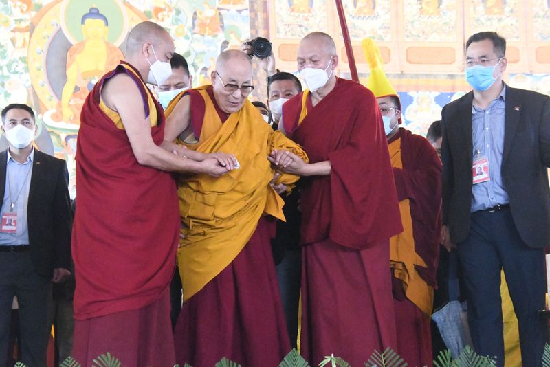 Dalai Lama, in mijlocul unui scandal mediatic