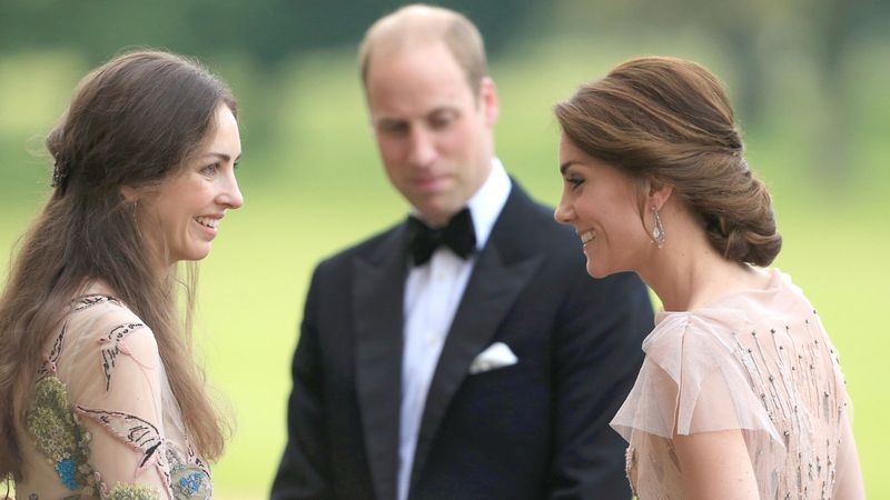 Kate Middleton refuză să participe la &icirc;ncoronarea regelui Charles al III-lea alături de Rose Hanbury. Ce condiții i-ar fi impus viitorului monarh &icirc;n legătură cu presupusa amantă a Prințului William