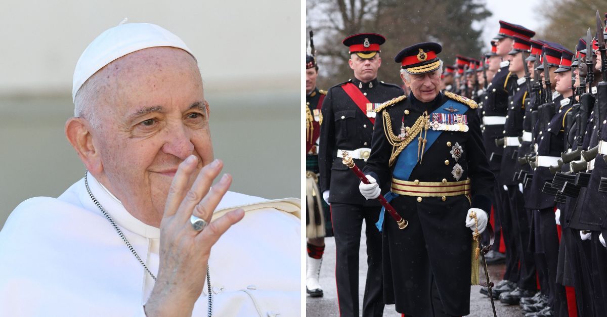 Papa Francisc cadou Regele Charles al III lea