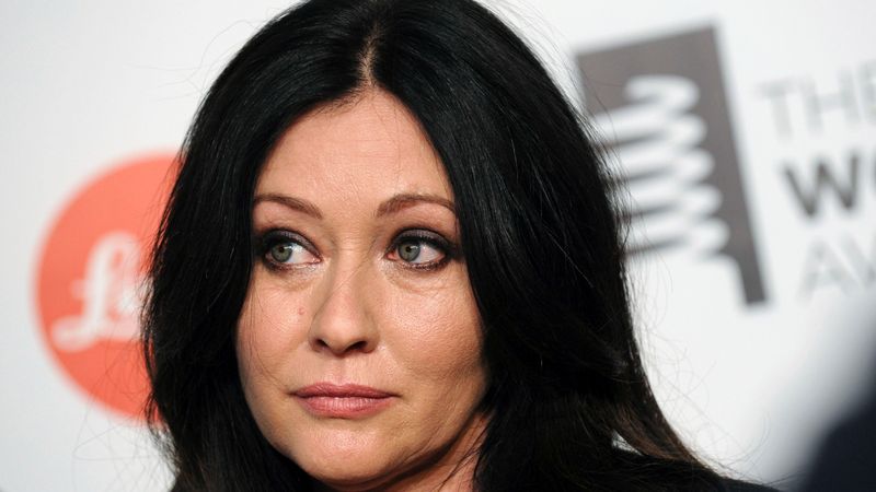 Este ultimul lucru pe care și l-a dorit: Shannen Doherty divorțează de soțul ei după ce a fost diagnosticată cu cancer &icirc;n stadiul IV